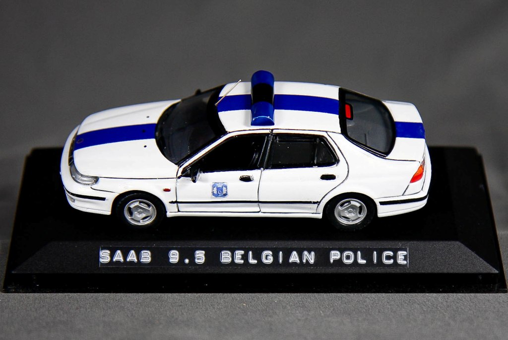 9-5 - 1998 Sedan Police Bild 6