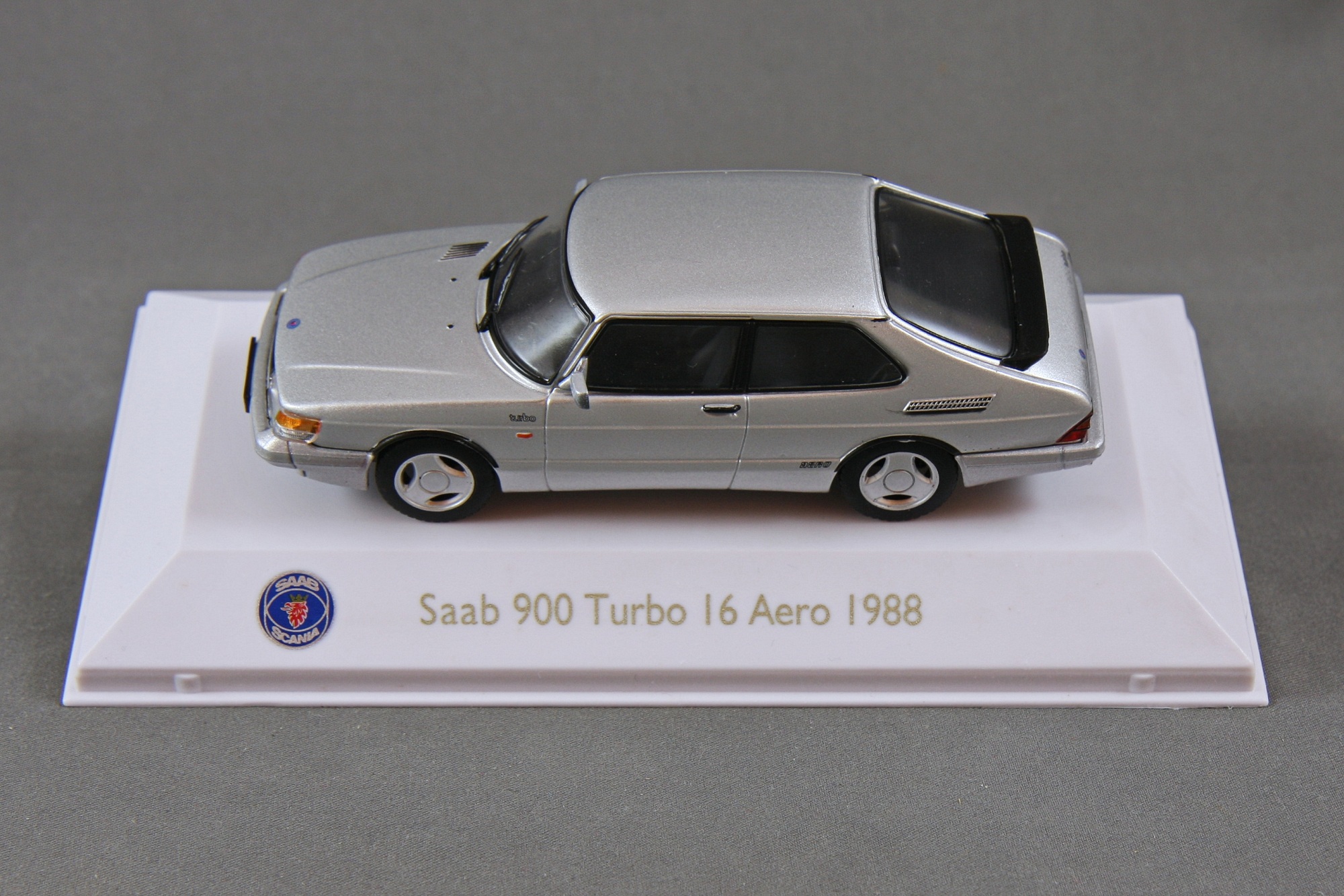900 - 1988 3-door Turbo 16 Aero CH Bild 8